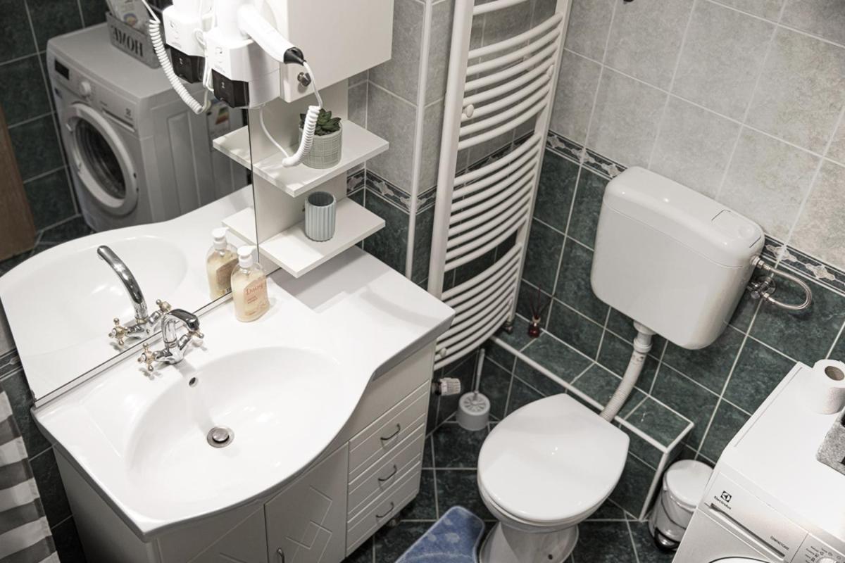 Apartman Tara วาราชดีน ภายนอก รูปภาพ