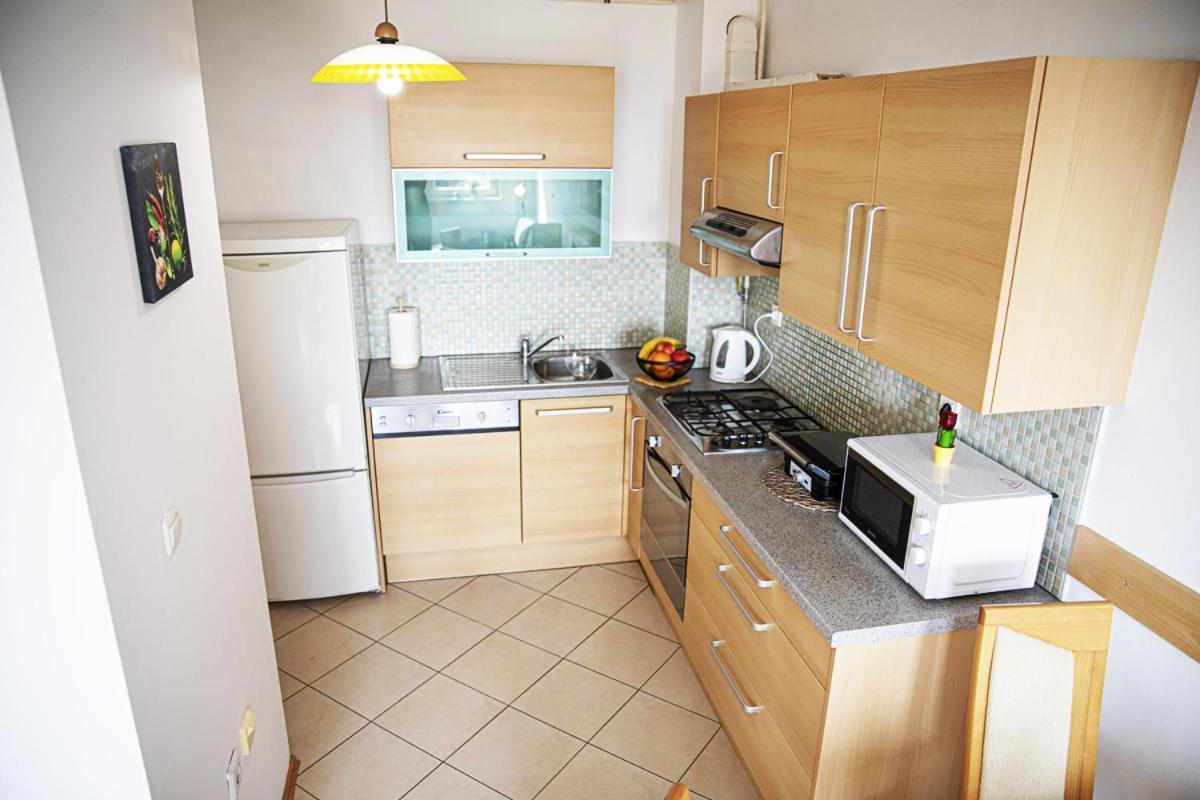 Apartman Tara วาราชดีน ภายนอก รูปภาพ